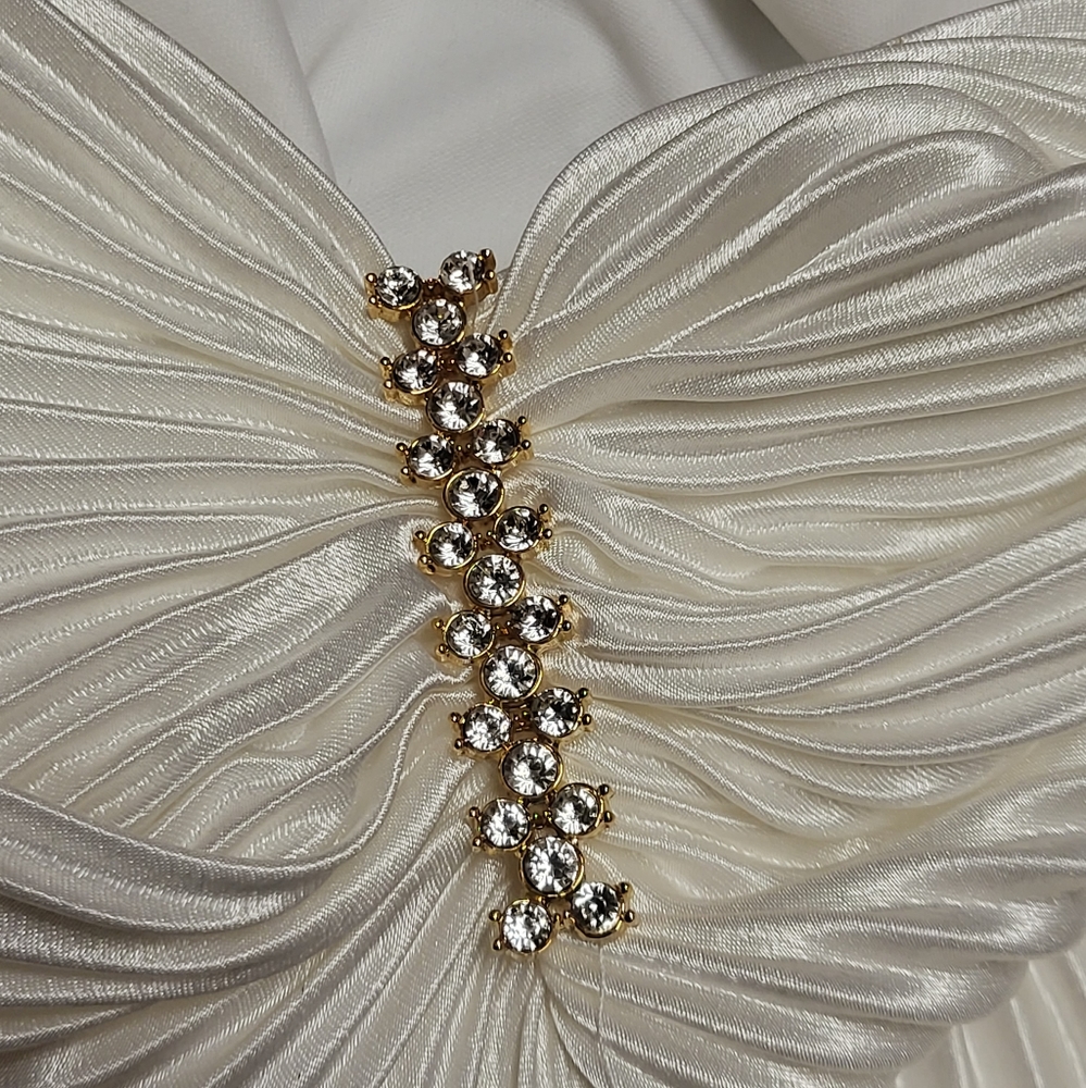 ONYX NITE Women's Formal Ivory Halter Top - Picture 3 of 9